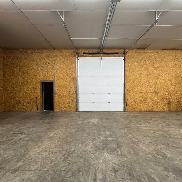 More Photos Of 9781 86th Ave N, Maple Grove Warehouse For Lease