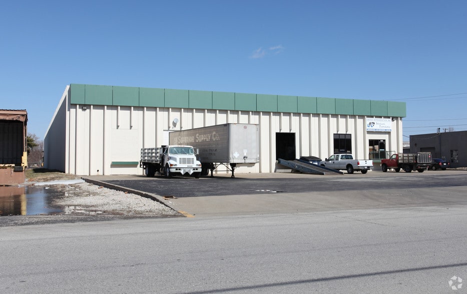 More Photos Of 620 E 16th Ave, North Kansas City Warehouse For Lease