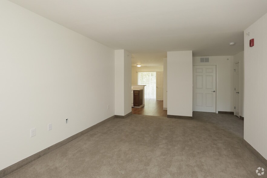 More Photos Of 700 Wincoram Way, Coram Apartments For Lease