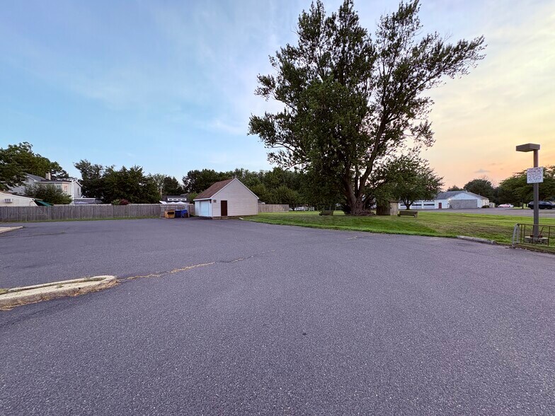 More Photos Of 2 Chesterfield Georgetown Rd, Chesterfield Convenience Store For Sale