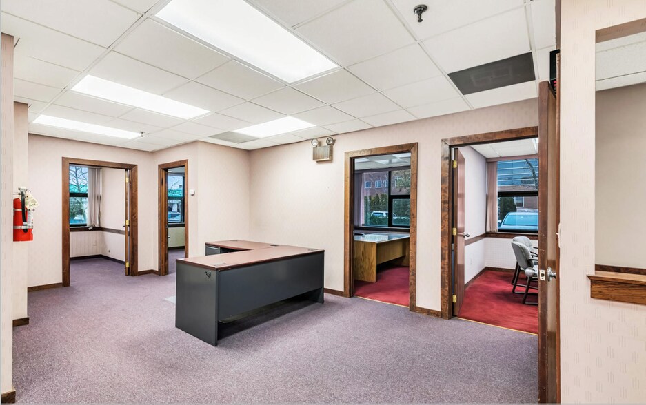 More Photos Of 10 Allen St, Toms River Office For Lease