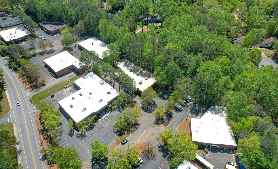 More Photos Of 4000 Miller Ct W, Norcross Flex For Sale