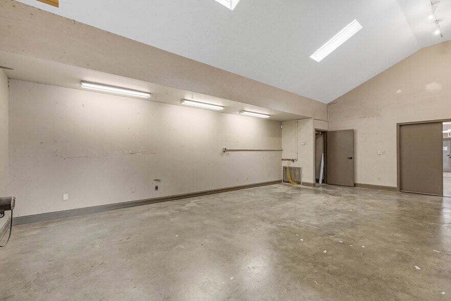 More Photos Of 478 Boulevard SE, Atlanta General Retail For Lease