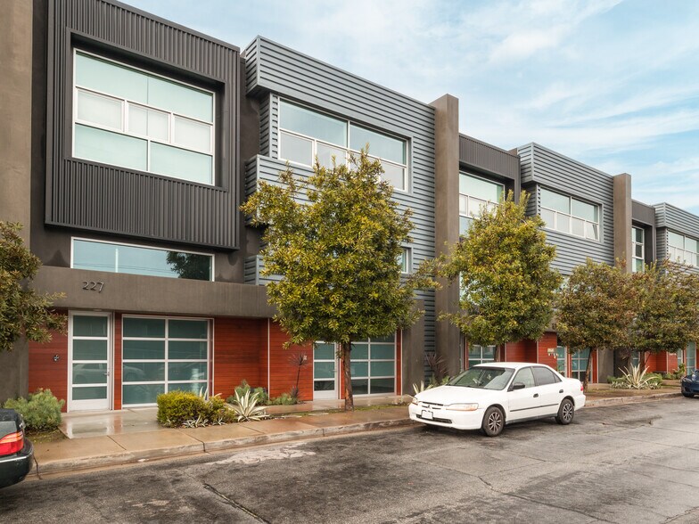 More Photos Of 215-237 California St, El Segundo Loft Creative Space For Lease