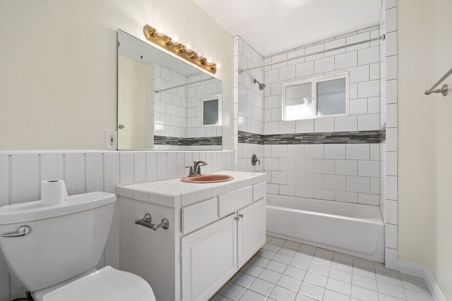 More Photos Of 2024 Laurel Canyon Blvd, Los Angeles Multifamily For Sale