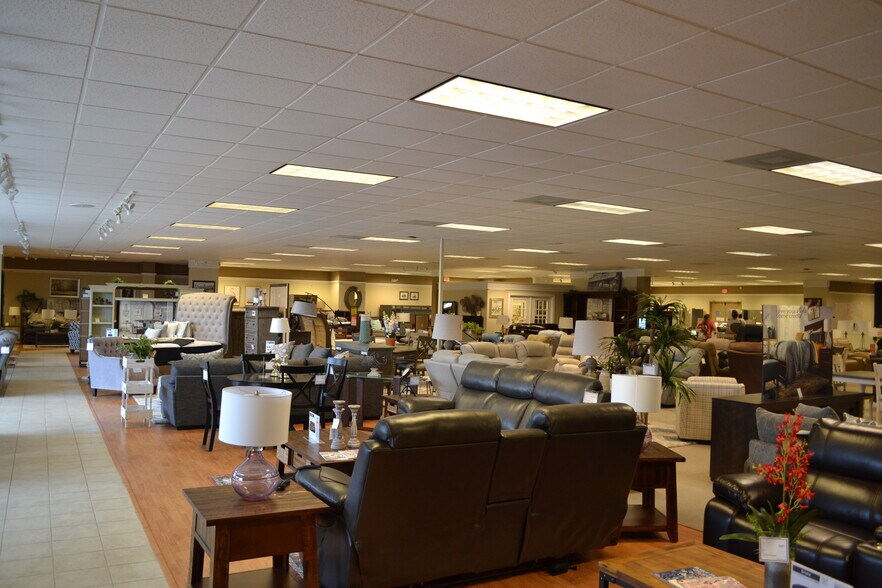 More Photos Of 1401 US Highway 17 N, Fort Meade Freestanding For Sale