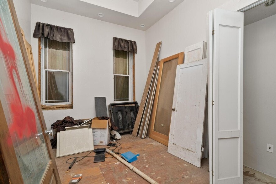 More Photos Of 2195 California St, Sutter Flex For Sale