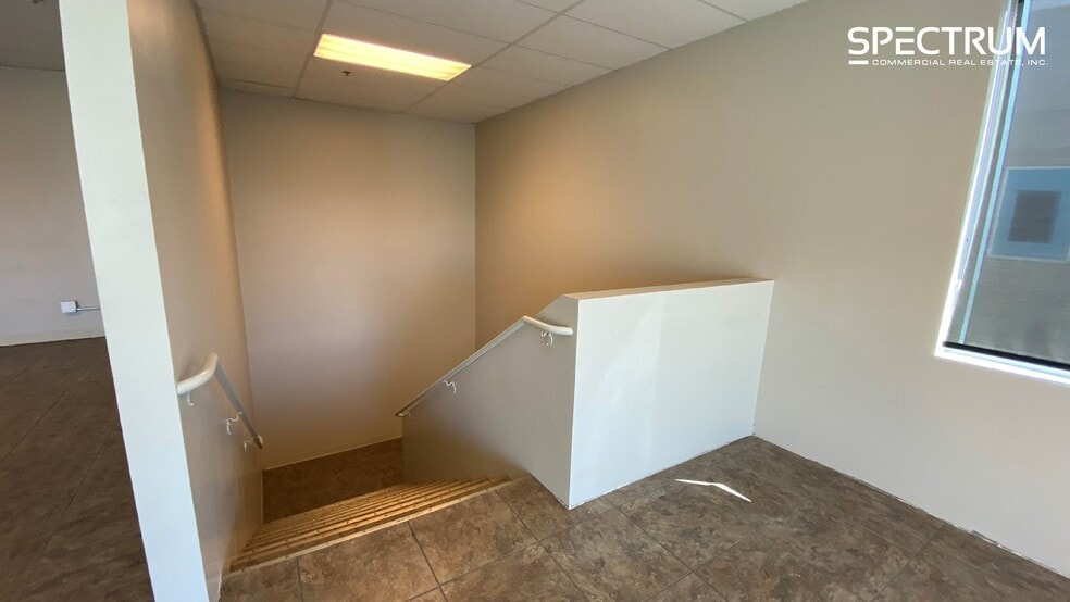 More Photos Of 28522-28528 Constellation Rd, Valencia Warehouse For Lease