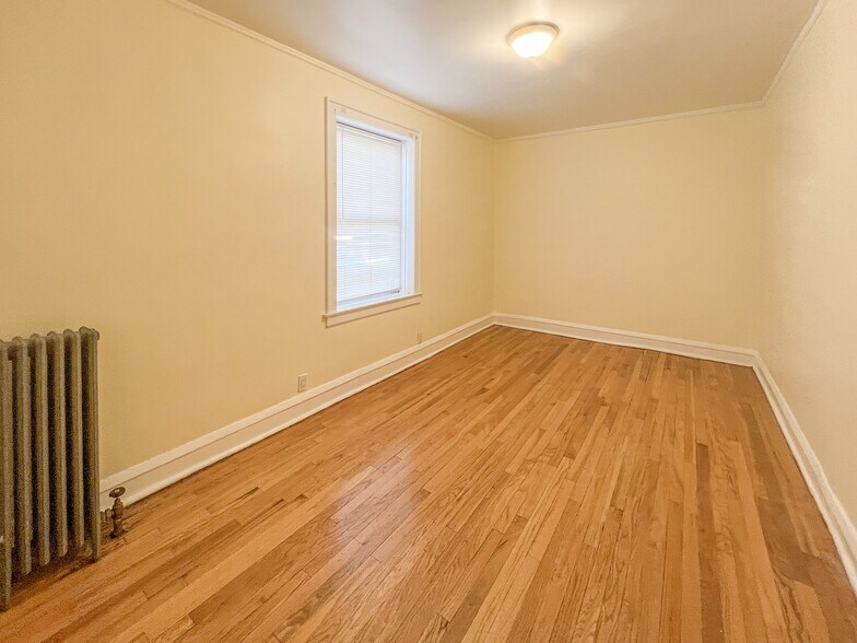 More Photos Of 5647 W Wellington Ave, Chicago Apartments For Sale