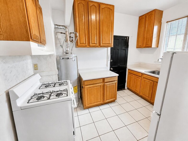 More Photos Of 3040 E 19th St, Oakland Apartments For Sale