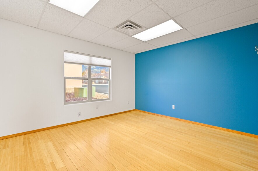More Photos Of 1925 Aspen Dr, Santa Fe Office For Lease