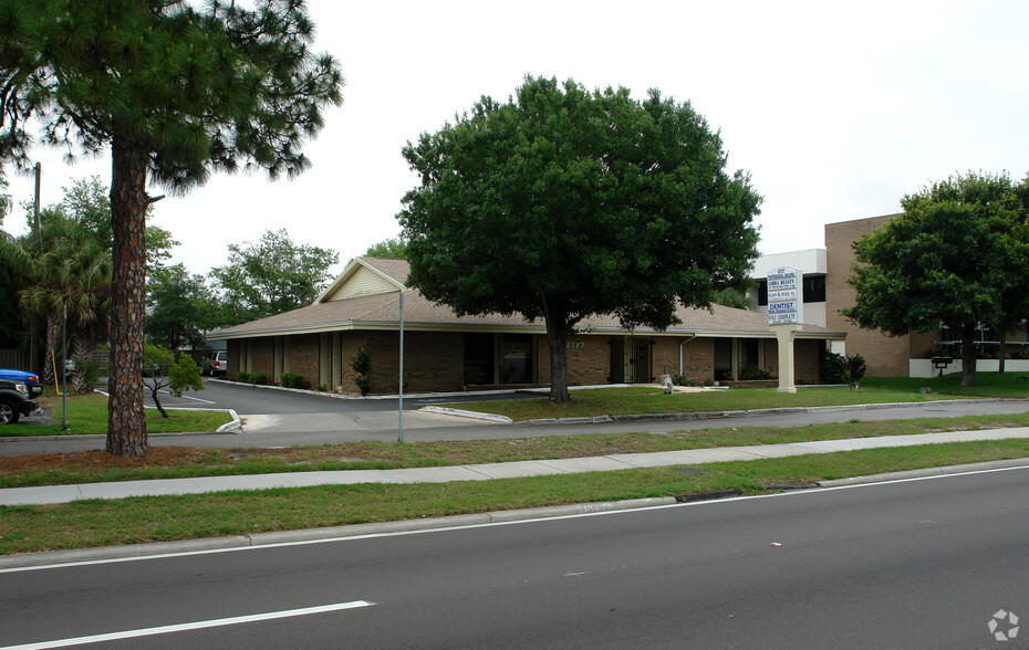 Primary Photo Of 2727 S Tamiami Trl, Sarasota Medical For Lease