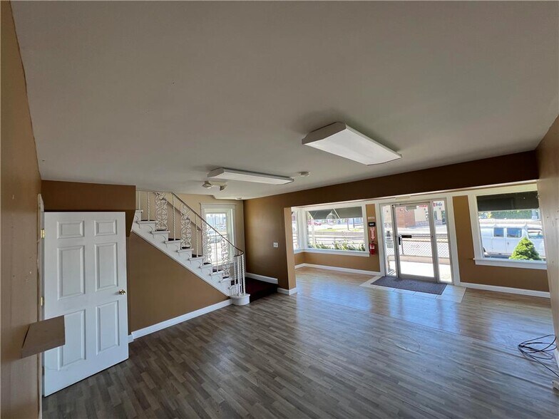 More Photos Of 2321 Macarthur Rd, Whitehall Freestanding For Lease