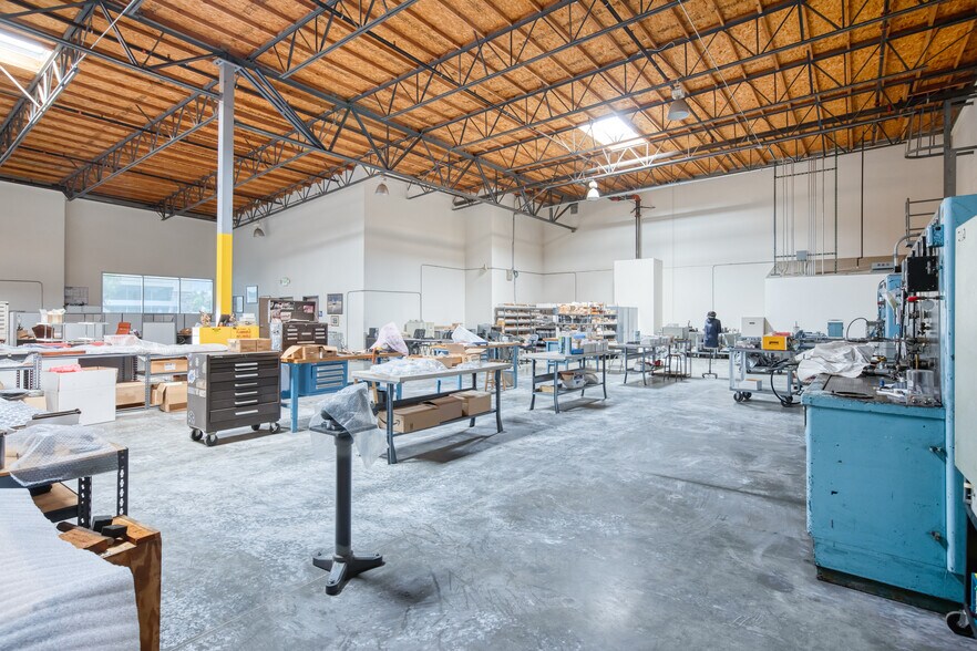 More Photos Of 1452 E Valencia Dr, Fullerton Warehouse For Lease