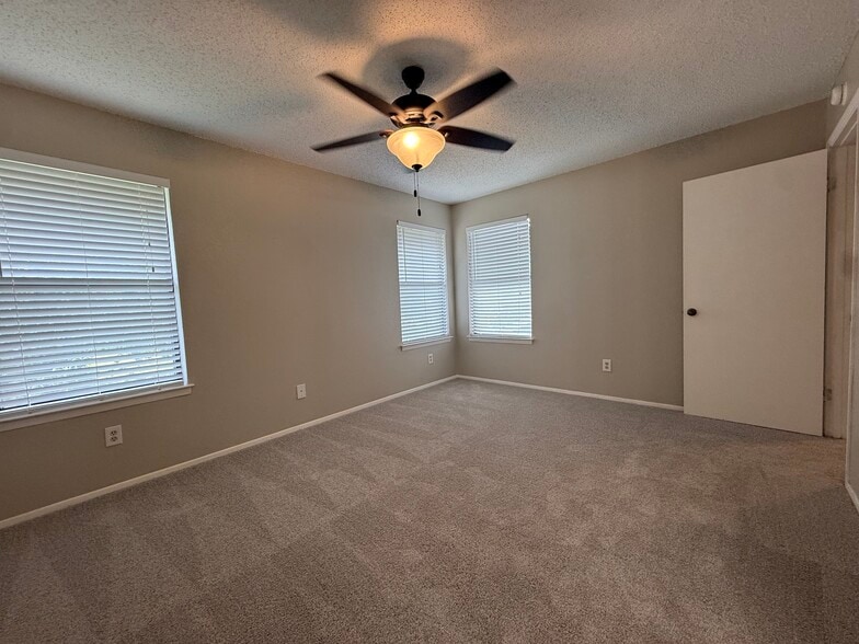 More Photos Of 12307 Deer Falls Dr, Austin Apartments For Sale