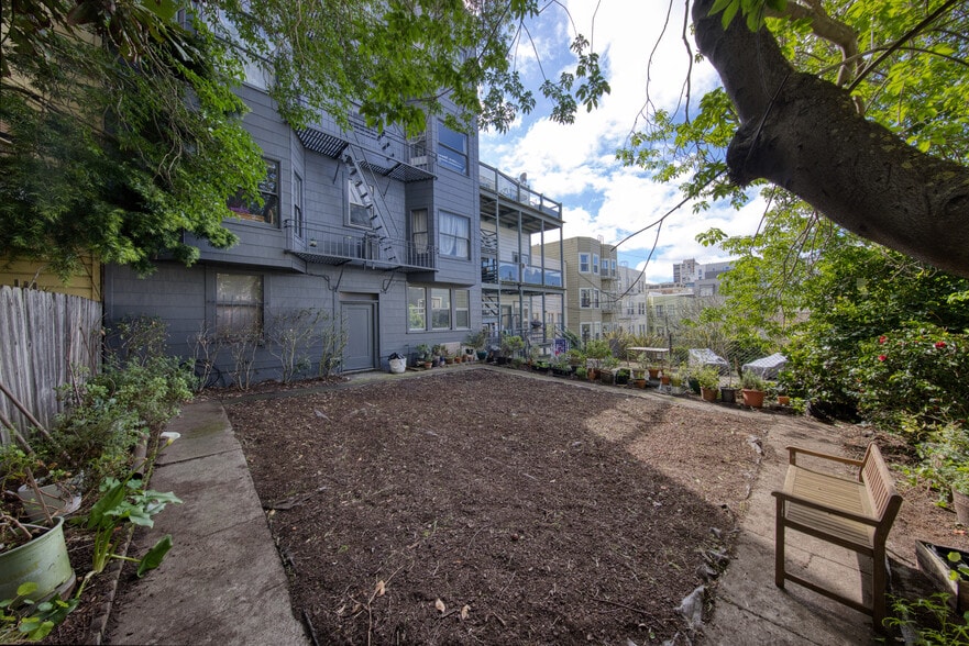 More Photos Of 1650 Clay St, San Francisco Apartments For Sale