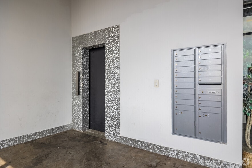 More Photos Of 1409 Washington Ave, Saint Louis Office For Sale