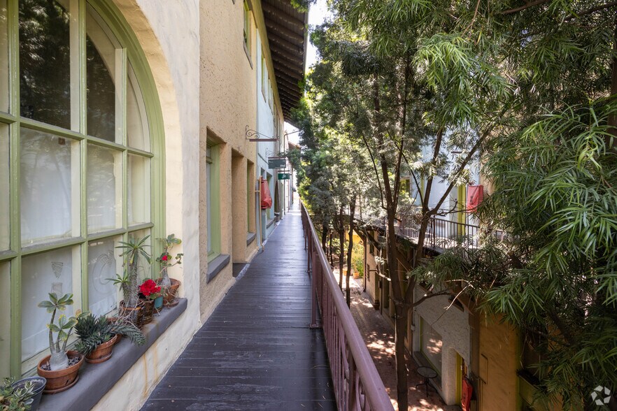 More Photos Of 672 S La Fayette Park Pl, Los Angeles Loft Creative Space For Lease