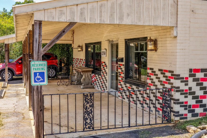 More Photos Of 1358 W Main St, Forest City Warehouse For Sale
