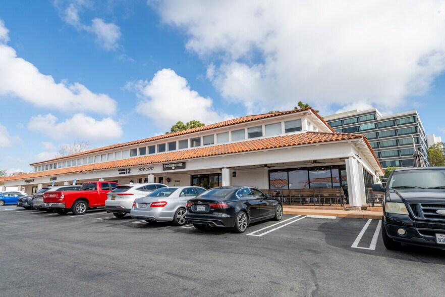More Photos Of 21201-21327 Hawthorne Blvd, Torrance Unknown For Lease