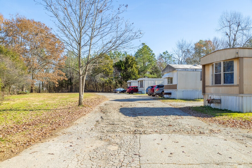 More Photos Of 36 Simmons Cir, Fayetteville Manufactured Housing Mobile Home Park For Sale