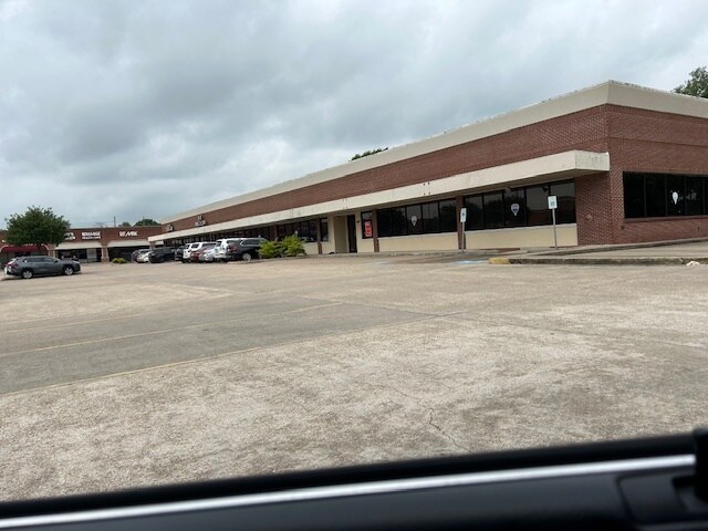 More Photos Of 4500-4506 Highway 6, Sugar Land Freestanding For Lease