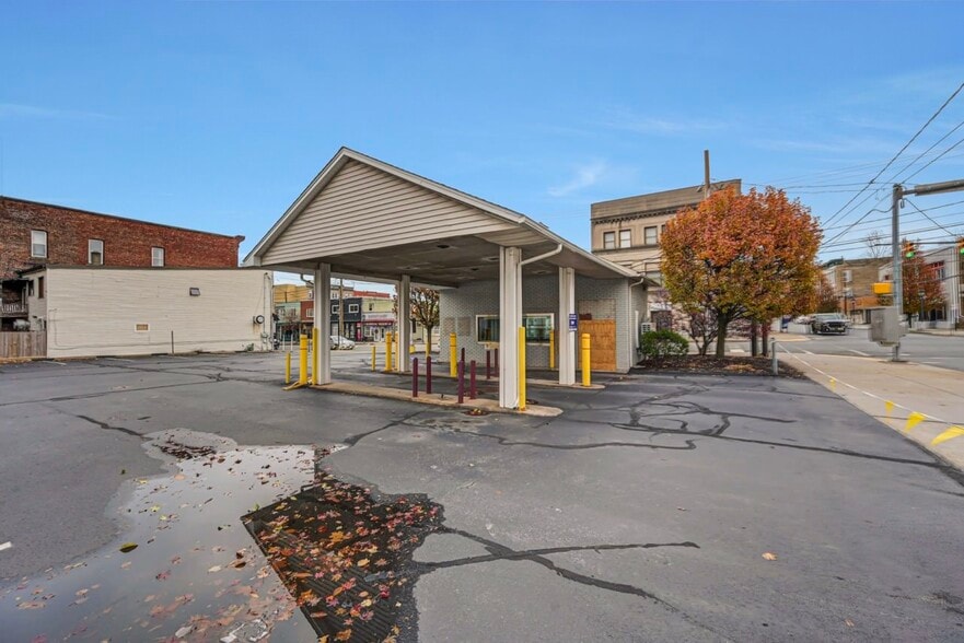 More Photos Of 67 Salem Ave, Carbondale Storefront Retail Office For Sale