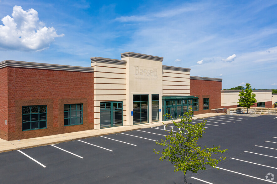 Primary Photo Of 703-705 Technology Center Dr, Stoughton Warehouse For Lease