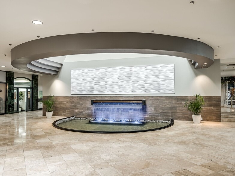 More Photos Of 1900 NW Expressway, Oklahoma City Office For Lease