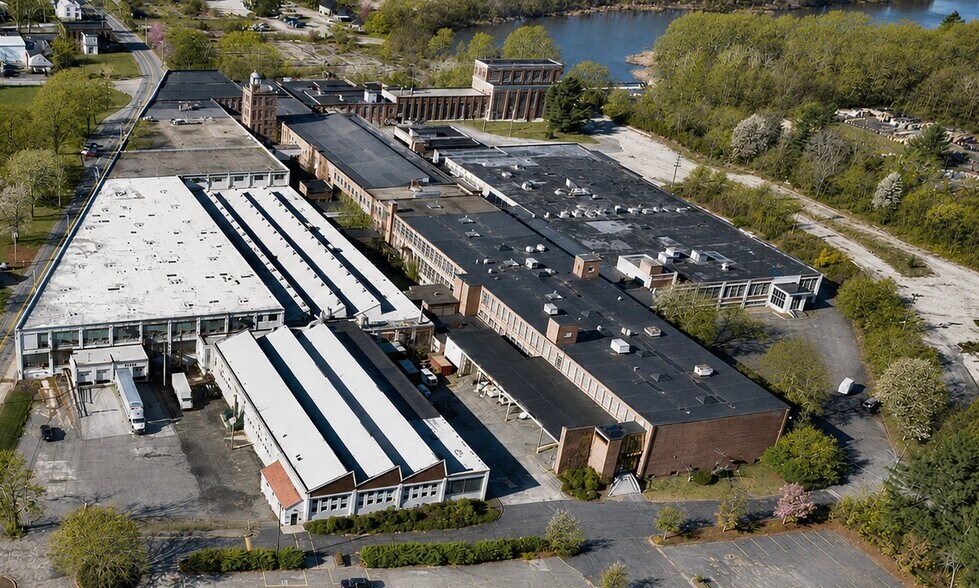 More Photos Of 620 Spring St, North Dighton Warehouse For Lease