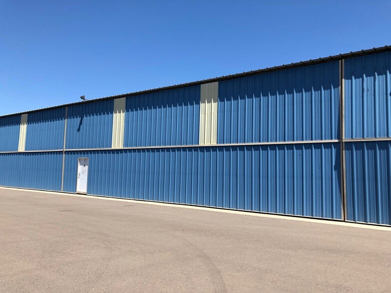 More Photos Of 6891 N Glen Harbor Blvd, Glendale Airplane Hangar For Sale