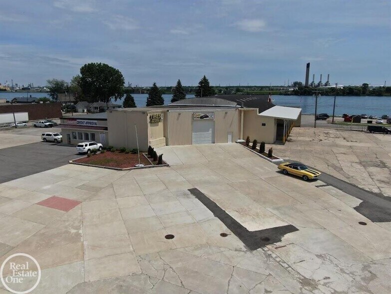 More Photos Of 3519 Military St, Port Huron Industrial For Sale