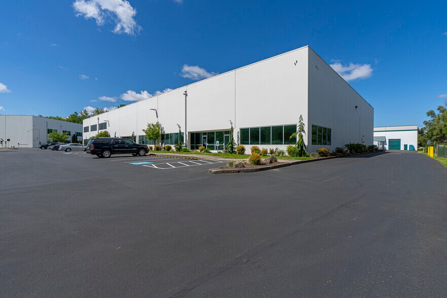More Photos Of 5408 NE 88th St, Vancouver Warehouse For Sale
