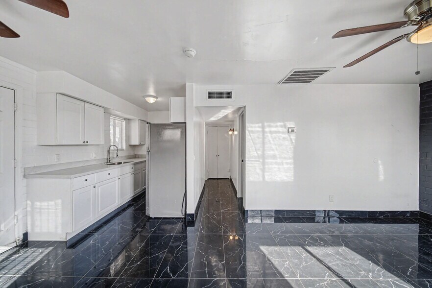 More Photos Of 4028 S 15th St, Phoenix Multifamily For Sale