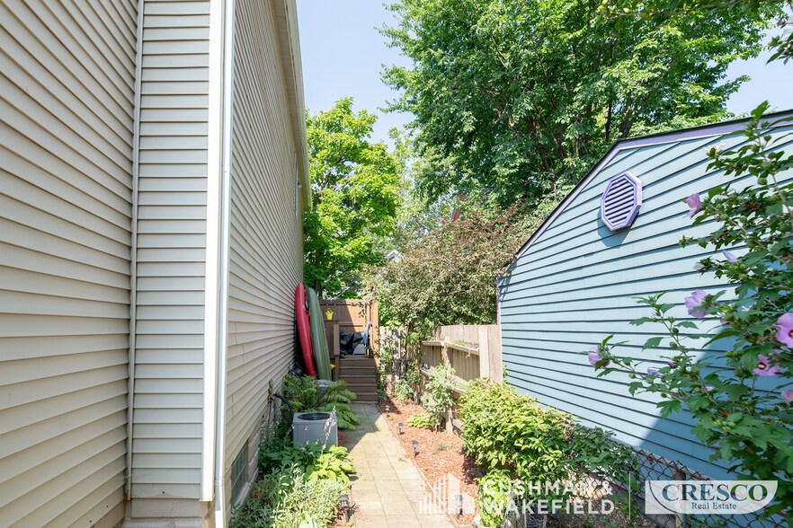 More Photos Of 1020 Kenilworth Ave, Cleveland Apartments For Sale