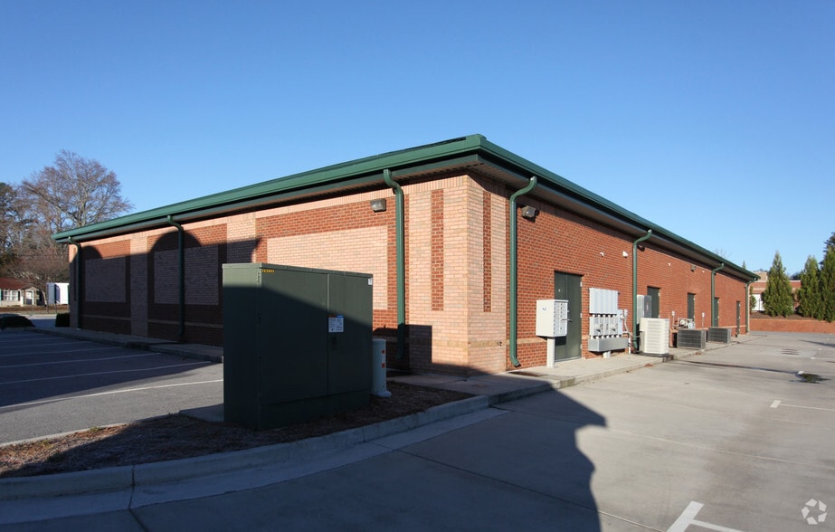 More Photos Of 4155 Lee St, Buford Unknown For Lease