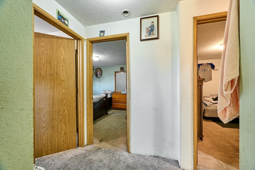More Photos Of 880 N Pershing St, Mount Angel Apartments For Sale