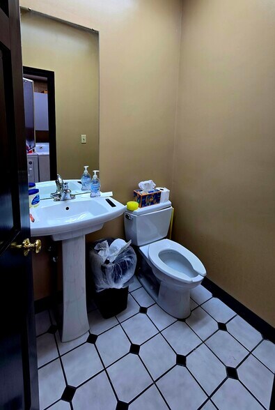 More Photos Of 100 W National Rd, Englewood Medical For Sale