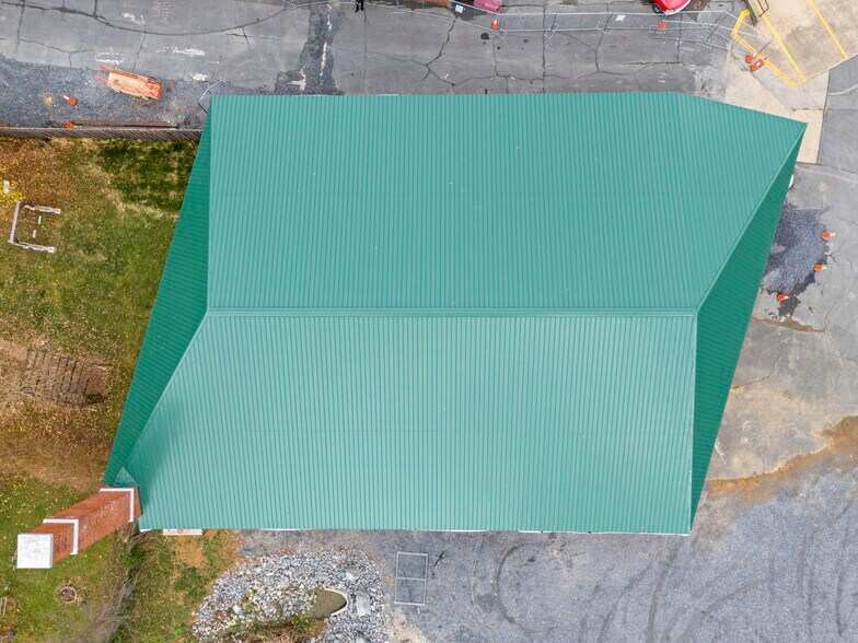 More Photos Of 156 Washington, Harrisonburg Light Distribution For Lease