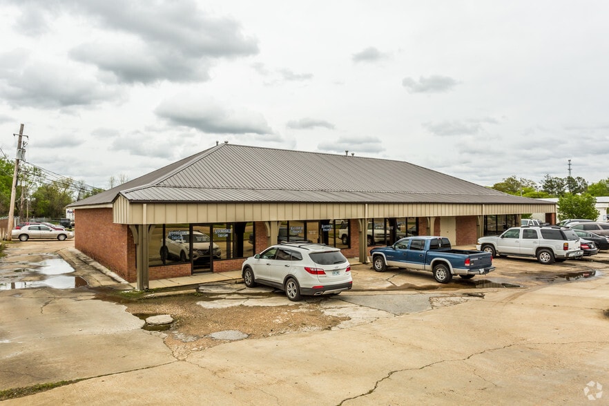 More Photos Of 1040-1056 Cliff Gookin Blvd, Tupelo Office For Lease