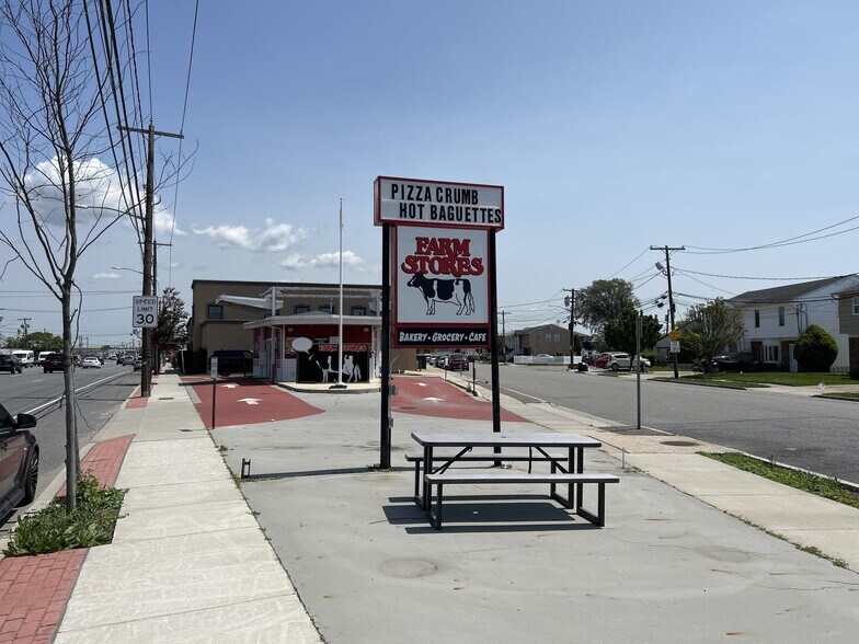 More Photos Of 4451 Austin Blvd, Island Park General Retail For Lease