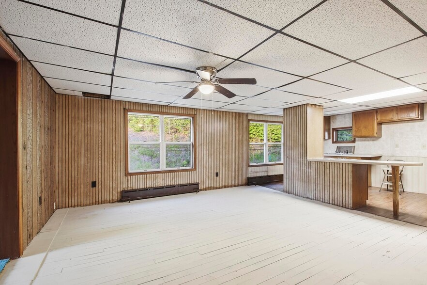 More Photos Of 116 Ringtown Blvd, Ringtown Flex For Sale