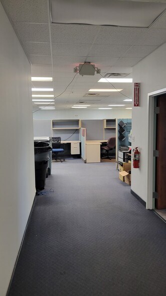 More Photos Of 270 Crossway Rd, Tallahassee Warehouse For Sale