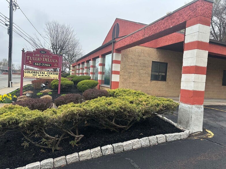 Primary Photo Of 381 N 9th Ave, Scranton Medical For Sale