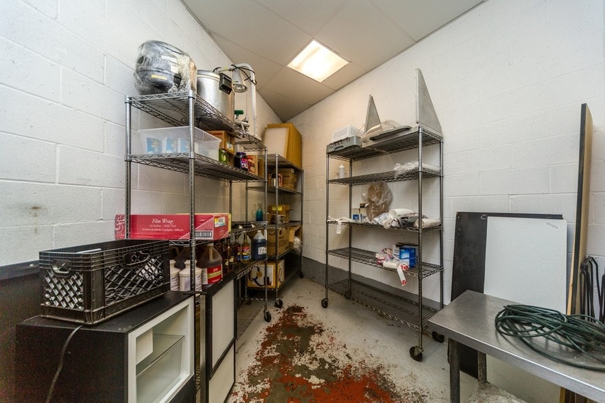 More Photos Of 1912 N Western Ave, Chicago Restaurant For Lease