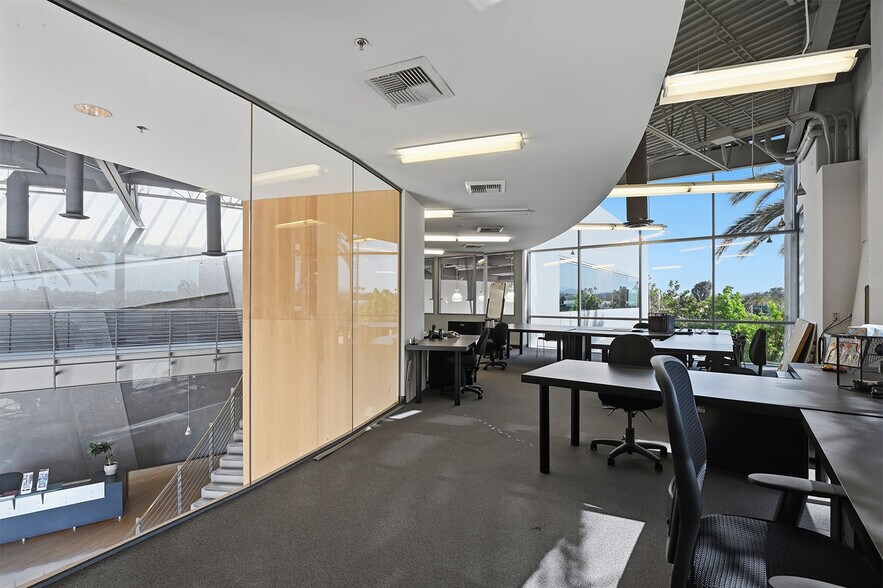 More Photos Of 1675 Faraday Ave, Carlsbad Warehouse For Sale