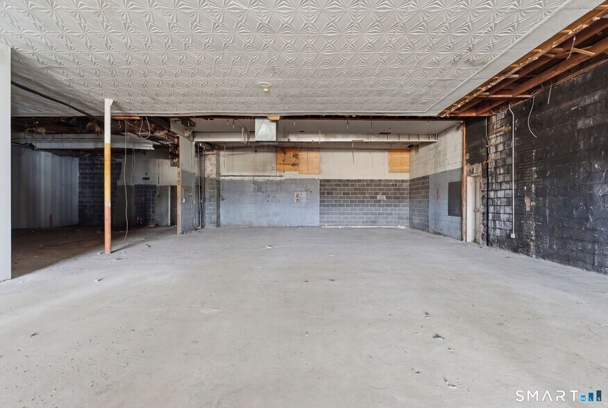 More Photos Of 657 Silas Deane Hwy, Wethersfield Freestanding For Lease