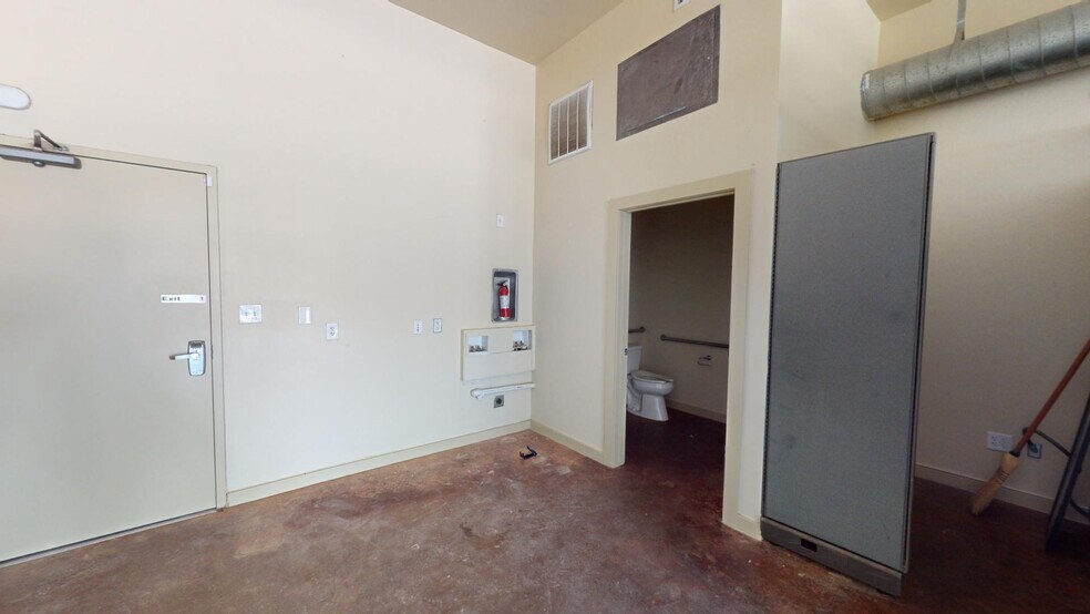More Photos Of 2931 E 12th St, Austin Apartments For Sale