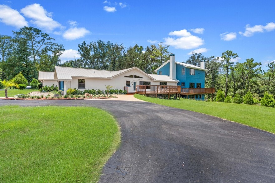 More Photos Of 27255 Hickory Hill Rd, Brooksville Specialty For Sale
