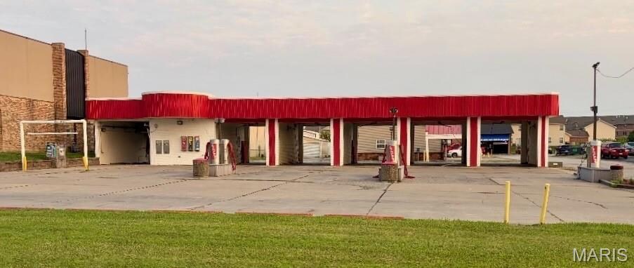 Primary Photo Of 651 W US Highway 50, O'Fallon Carwash For Sale